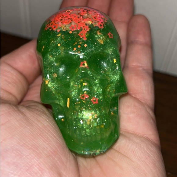 Shiny Smooth Unique Green Handmade Resin Skull Figurine Tabletop Decor - Picture 8 of 14